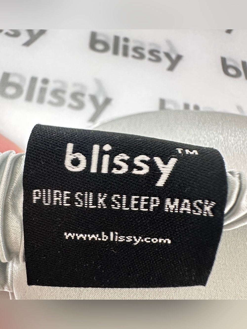 Blissy 100% Mulberry Silk Sleeping Mask Silver - NEW - Picture 7 of 8